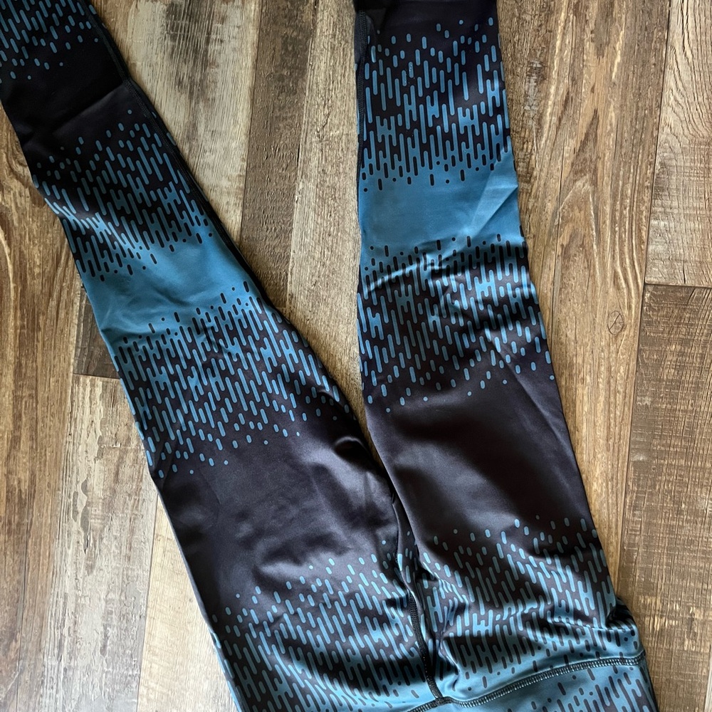Stylish Black and Blue Patterned Leggings